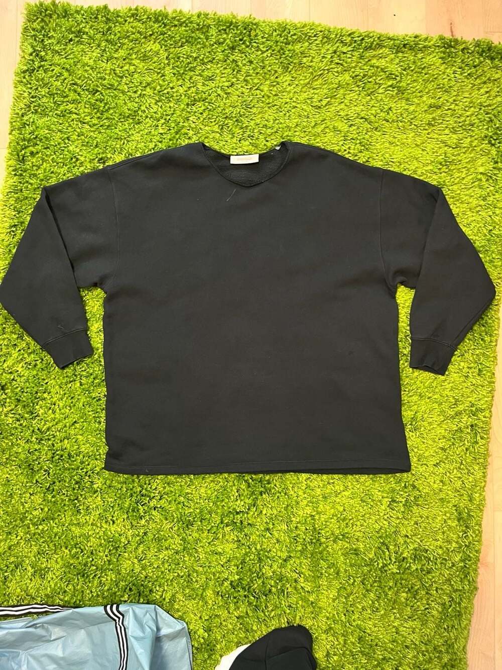 Fear of God Essentials Oversized Logo Sweatshirt - Black